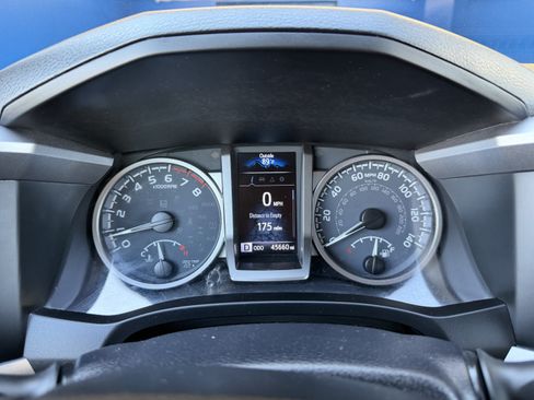 Used 2021 Toyota Tacoma SR5 AWD/4WD image 18