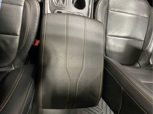 Used 2019 Chevrolet Traverse RS image 17