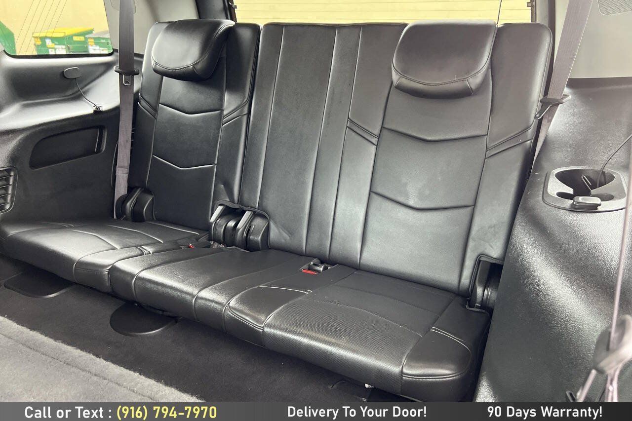 Used 2015 Cadillac Escalade 2WD image 21