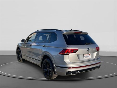 Used 2023 Volkswagen Tiguan SE R-Line image 5