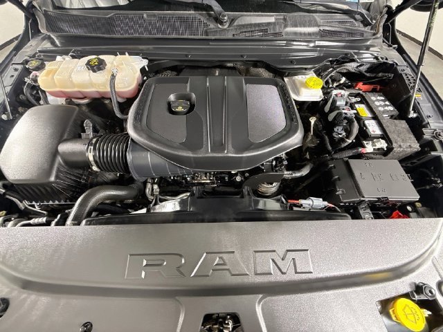 Used 2025 RAM 1500 Big Horn AWD/4WD image 30
