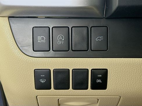 Used 2019 Toyota Highlander XLE image 16