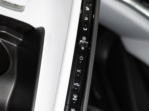 Used 2024 Chevrolet Corvette Z06 RWD image 21