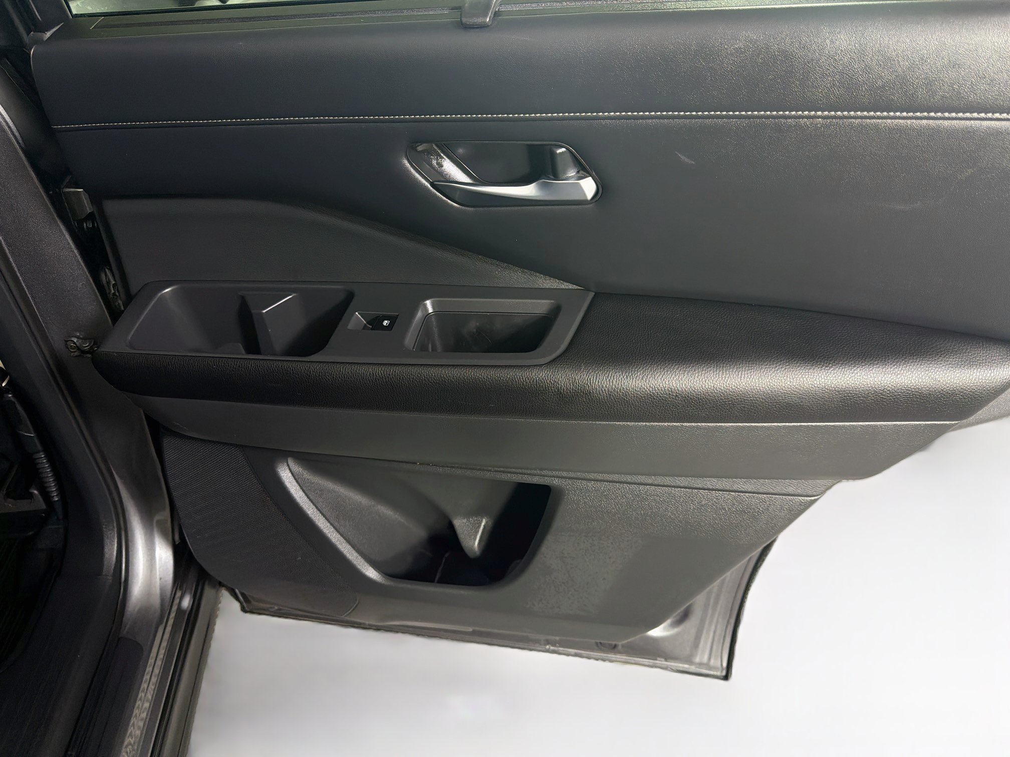 Used 2022 Nissan Pathfinder SL FWD image 31