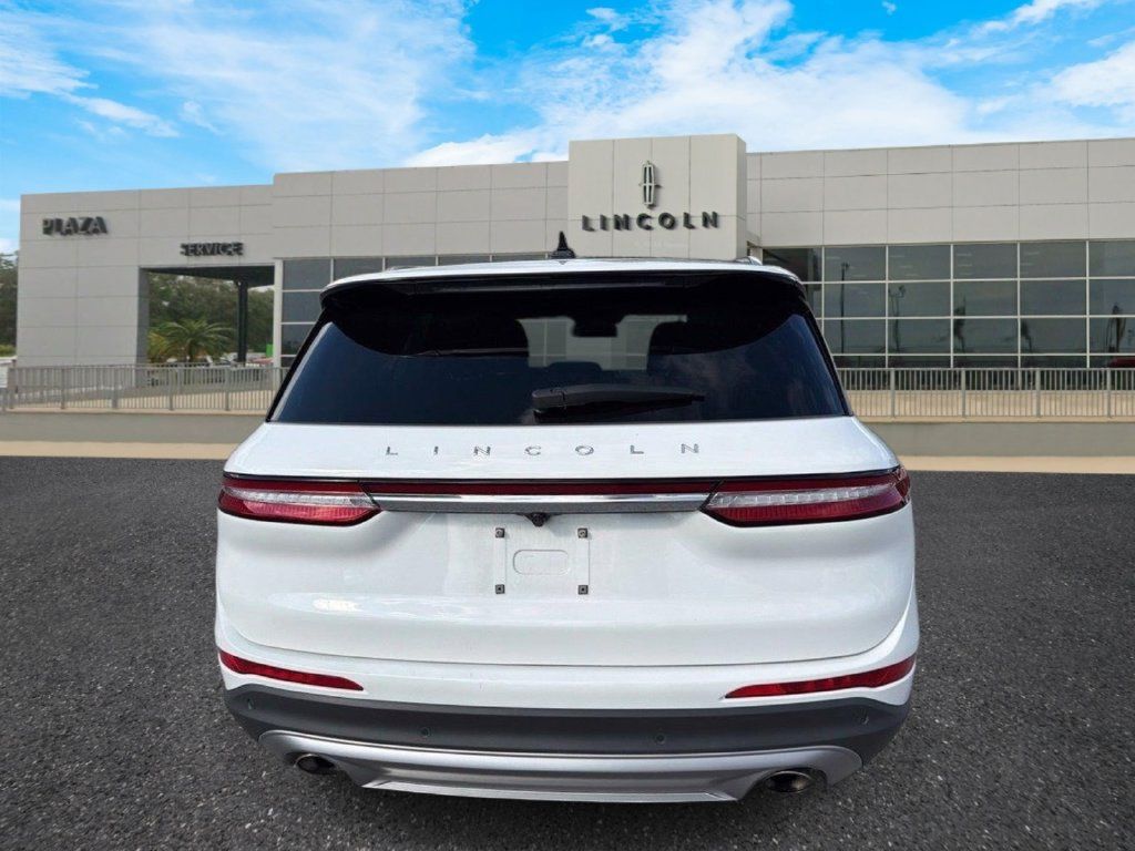 Used 2022 Lincoln Corsair AWD w/ Premium Package image 4