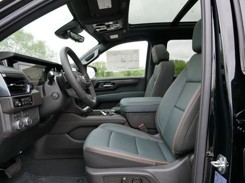 New 2026 GMC Yukon XL AT4 w/ AT4 Premium Package AWD/4WD image 7