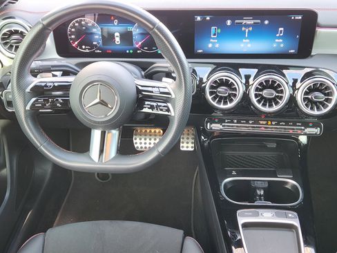 Certified 2025 Mercedes-Benz CLA 250 image 27