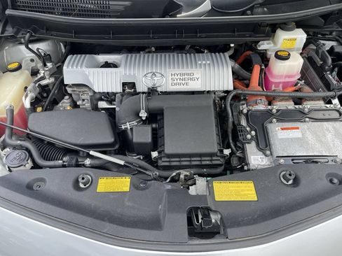 Used 2012 Toyota Prius V Two FWD image 15
