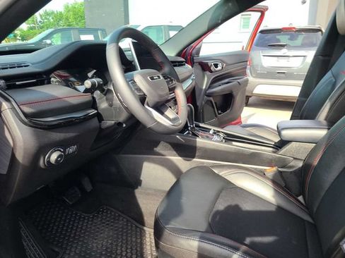 Used 2025 Jeep Compass Trailhawk AWD/4WD image 13