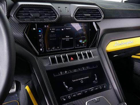 Used 2024 Lamborghini Urus Performante image 27