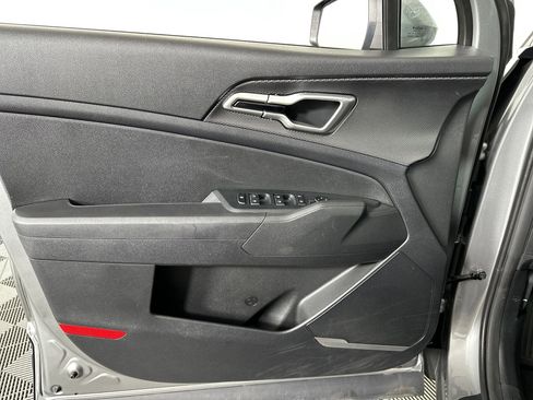 Used 2023 Kia Sportage LX image 19