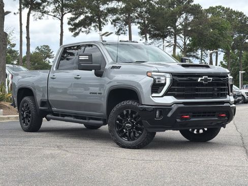 Used 2025 Chevrolet Silverado 2500 LTZ w/ LTZ Plus Package AWD/4WD image 2