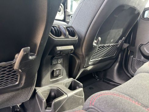 Used 2025 Jeep Wrangler Rubicon image 23