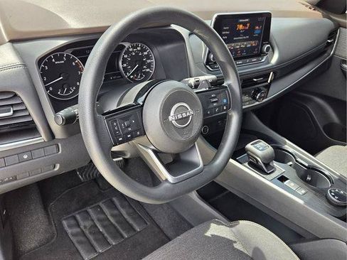 Used 2022 Nissan Rogue SV AWD/4WD image 11