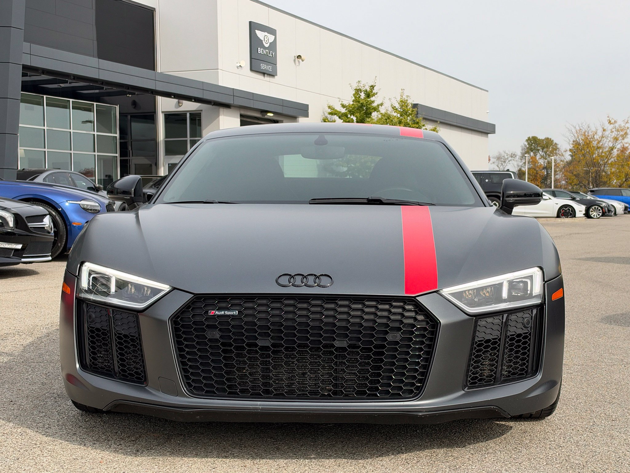 Used 2018 Audi R8 V10 w/ Premium Package RWD image 7