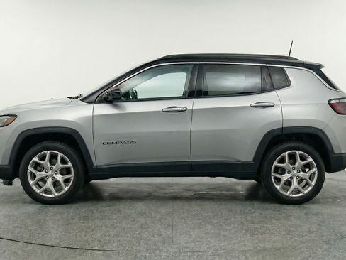 Used 2025 Jeep Compass Limited AWD/4WD image 5