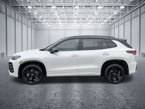 Used 2025 Volkswagen Tiguan SE R-Line AWD/4WD image 2