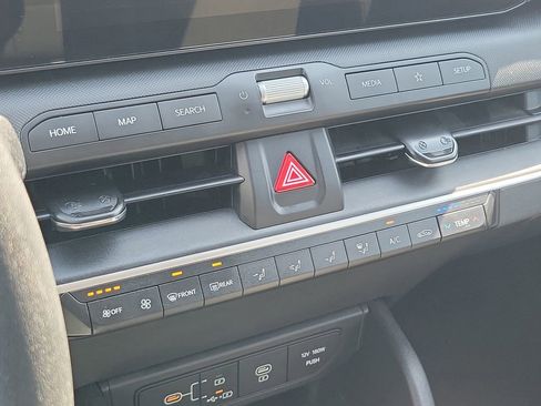 Used 2025 Kia K4 LXS FWD image 30