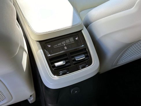 Certified 2024 Volvo XC90 T8 Plus w/ Protection Package Premier image 13