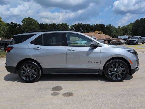 Used 2024 Chevrolet Equinox RS w/ RS Leather Package FWD image 3