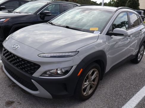 Used 2022 Hyundai Kona SEL FWD image 2
