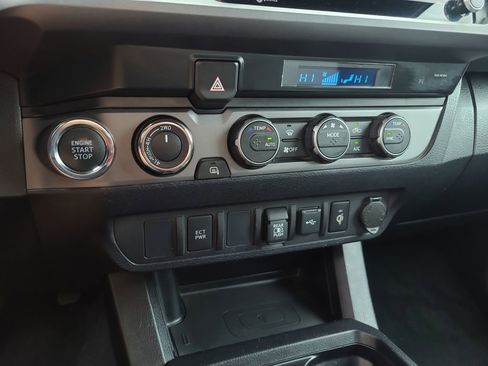 Used 2021 Toyota Tacoma TRD Off-Road image 23