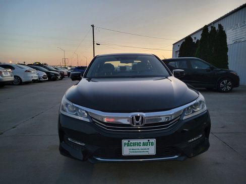 Used 2017 Honda Accord EX-L image 2