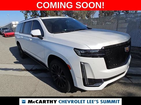 Used 2021 Cadillac Escalade ESV Sport w/ Driver Assist Tech Package AWD/4WD image 2