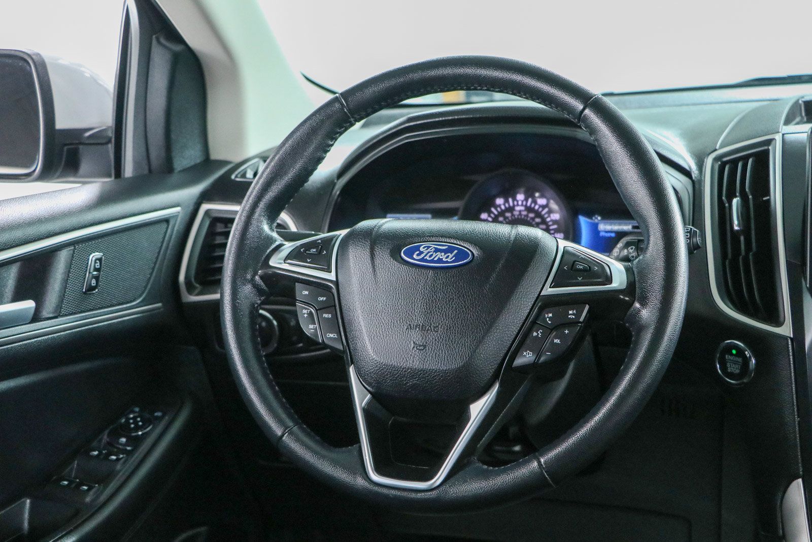 Used 2024 Ford Edge SEL w/ Convenience Package AWD/4WD image 12