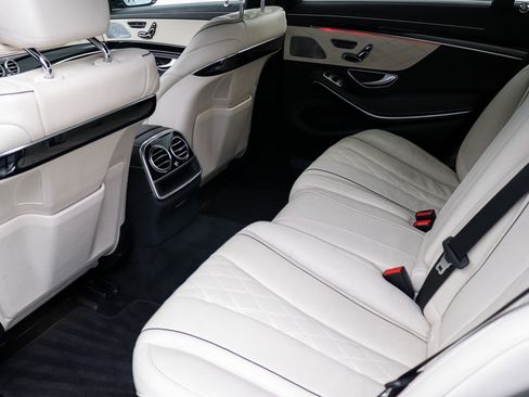 Used 2017 Mercedes-Benz S 550 Sedan image 23