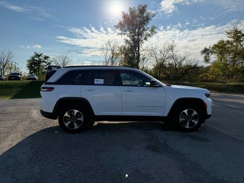 Used 2024 Jeep Grand Cherokee Limited 4xe image 13
