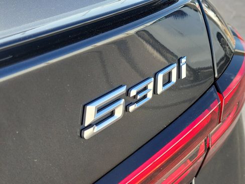 Used 2026 BMW 530i w/ M Sport Package image 5