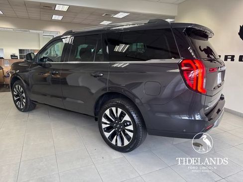 Certified 2025 Ford Expedition Platinum w/ Driver's Package AWD/4WD image 6