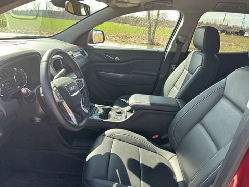 Used 2023 GMC Acadia SLT w/ Preferred Package image 9