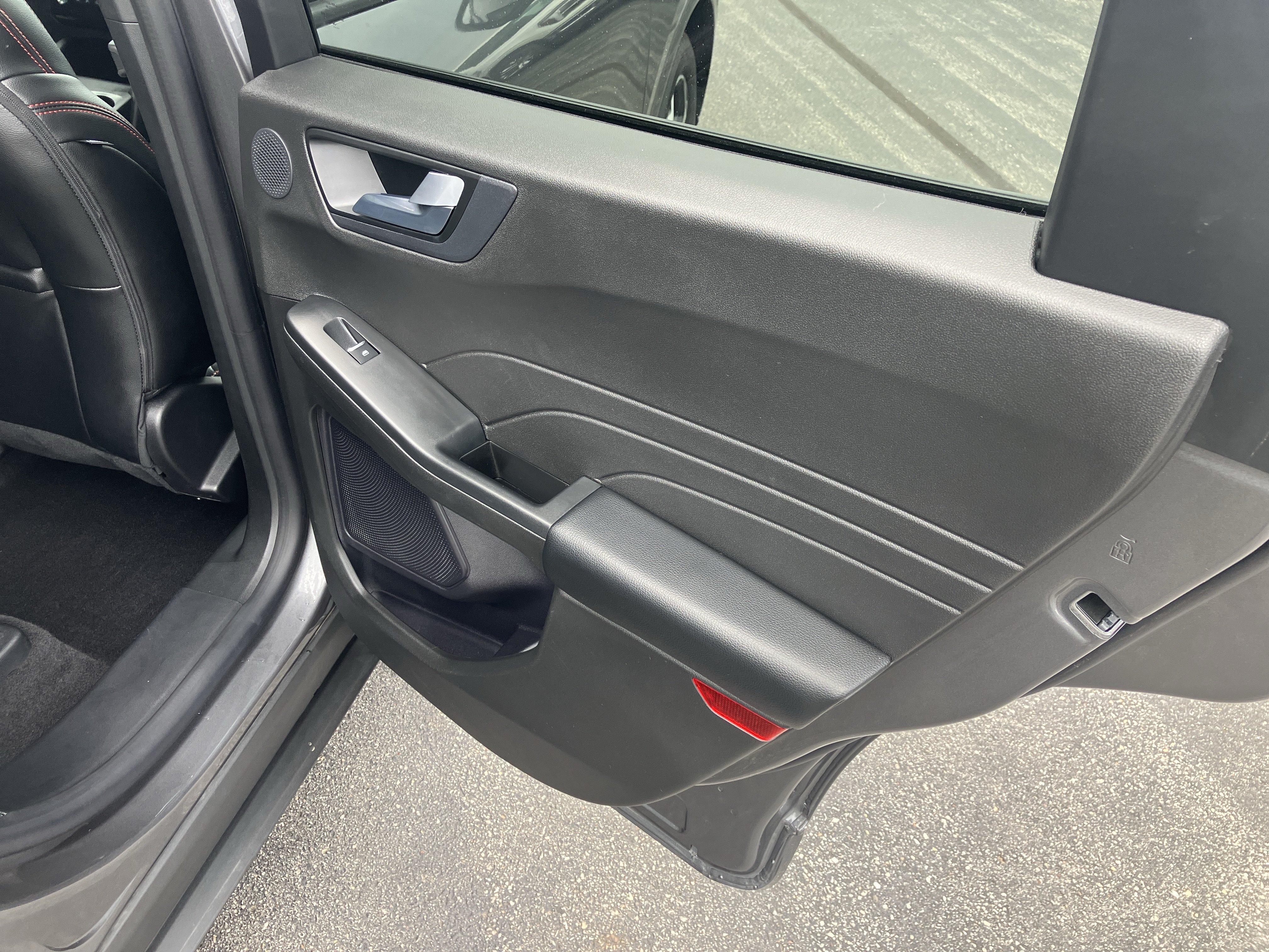Certified 2024 Ford Escape ST-Line Elite w/ Premium Technology Package AWD/4WD image 11