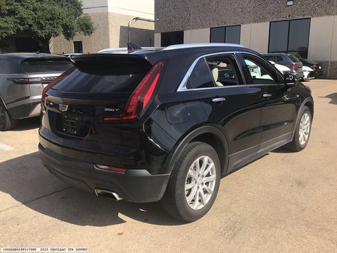 Used 2023 Cadillac XT4 Luxury w/ Cold Weather Package FWD image 5
