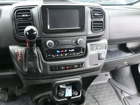 Used 2025 RAM ProMaster 2500 w/ Convenience Group image 18