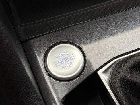 Certified 2023 Volkswagen Tiguan SE w/ Panoramic Sunroof Package image 20