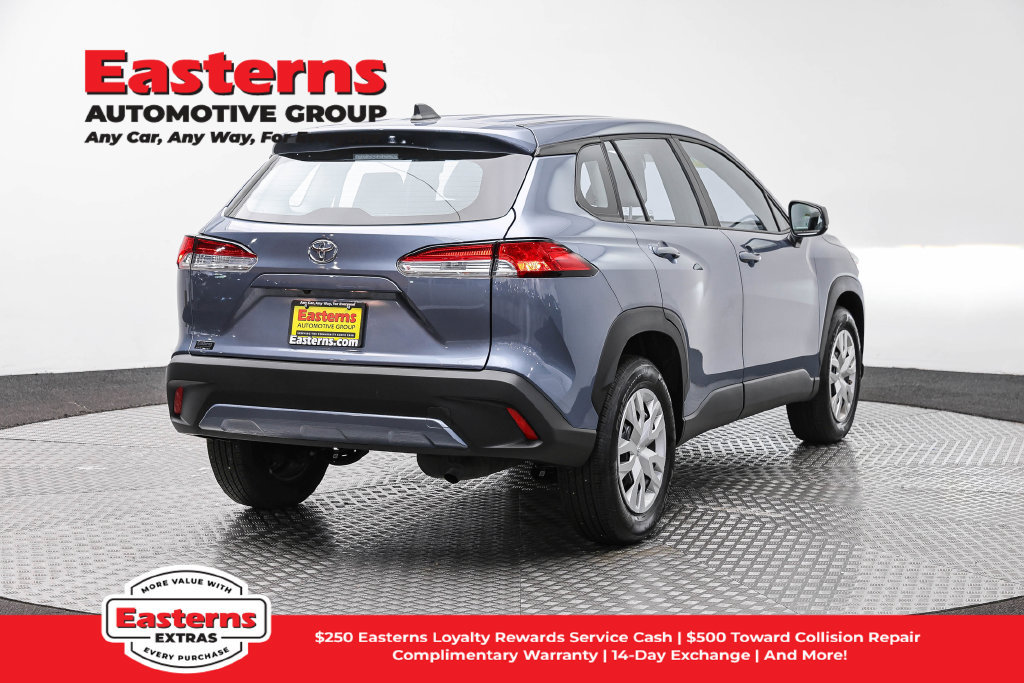 Used 2025 Toyota Corolla Cross L FWD image 6