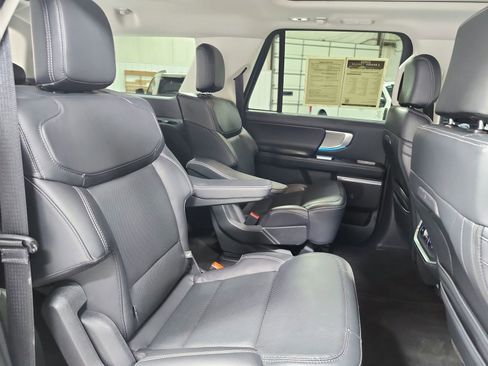 Used 2025 Ford Expedition Max Platinum image 44