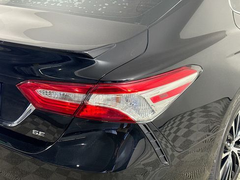 Used 2020 Toyota Camry SE image 33