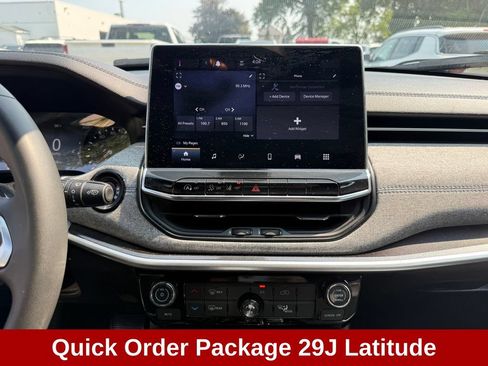 Used 2024 Jeep Compass Latitude AWD/4WD image 17