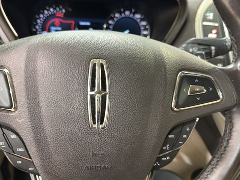 Used 2017 Lincoln MKC Select w/ Select Plus Package FWD image 14