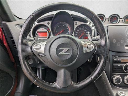Used 2011 Nissan 370Z Roadster image 16