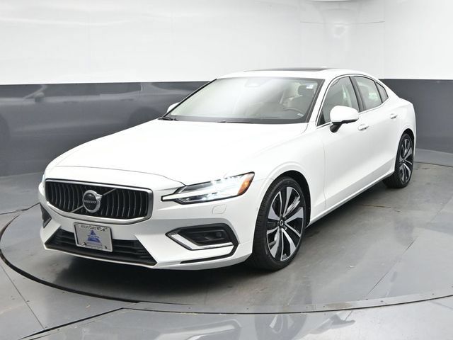 Used 2023 Volvo S60 B5 Ultimate w/ Climate Package FWD image 3