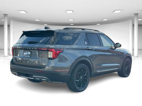 New 2025 Ford Explorer Active w/ Active Comfort Package RWD image 4