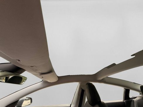 Used 2025 Tesla Model 3 Long Range RWD image 13