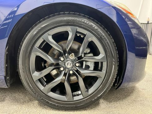 Used 2016 Nissan 370Z Coupe image 9