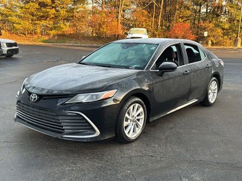 Used 2024 Toyota Camry LE image 2