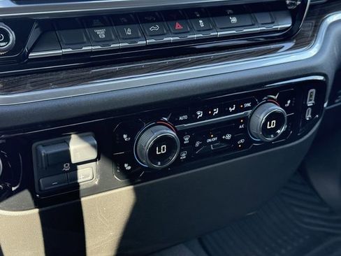 Used 2025 Chevrolet Silverado 2500 LT w/ Convenience Package image 27